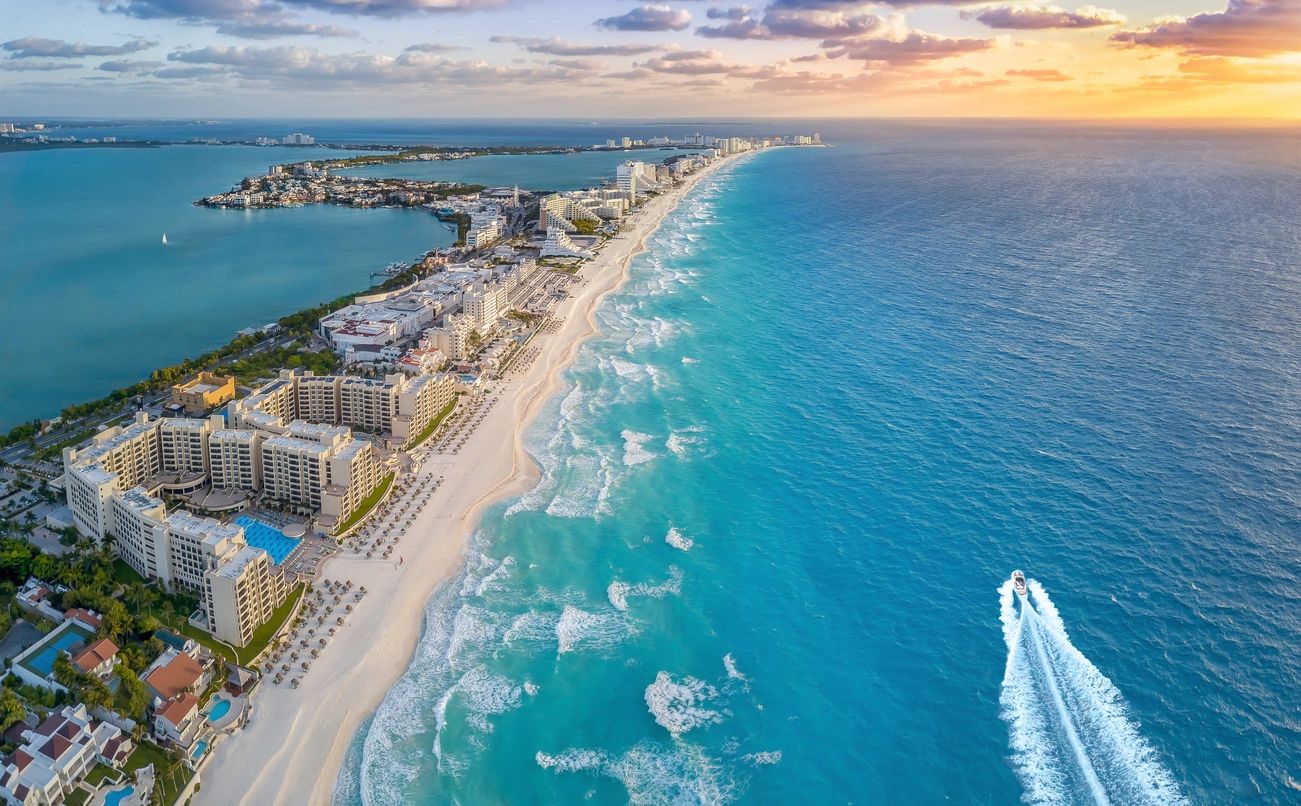 qtq80-swNLQV Explore South Beach: Miami’s Hottest Nightlife Spots