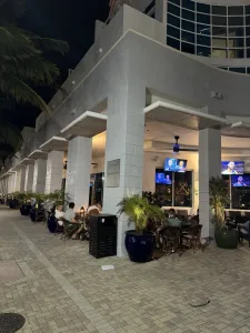 South Pointe Tavern outside