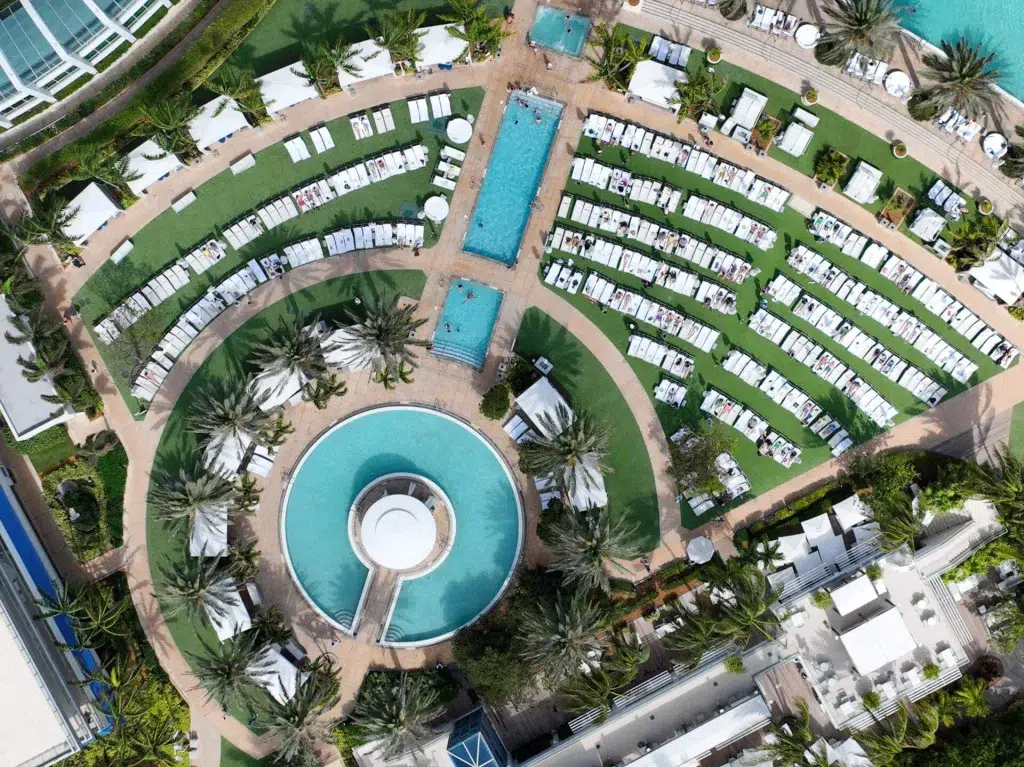 Aerial view of Fontainebleau Miami Beach and its pool deck