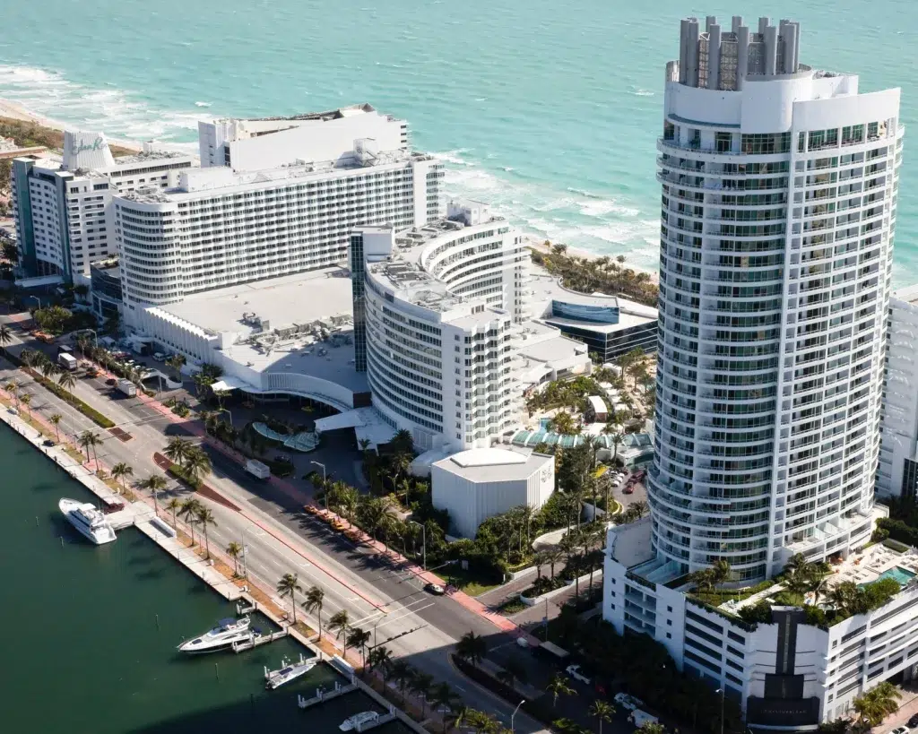 Exterior view of Fontainebleau Miami Beach hotel